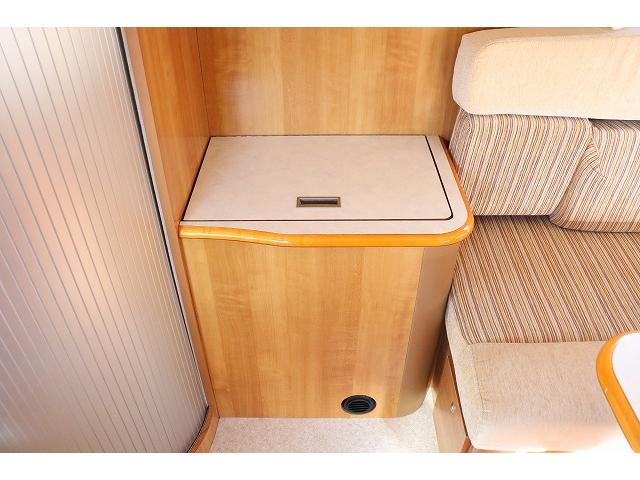 カムロード 　キャンピングカー　キャブコン　バンテック　ジル４８０スキップ　家庭用エアコン　トリプルサブバッテリー　ソーラーパネル　ＦＦヒーター　走行充電　外部充電　１５００Ｗインバーター　冷蔵庫　電子レンジ（22枚目）