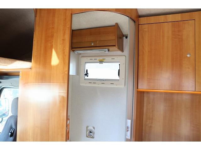 カムロード 　キャンピングカー　キャブコン　バンテック　ジル４８０スキップ　家庭用エアコン　トリプルサブバッテリー　ソーラーパネル　ＦＦヒーター　走行充電　外部充電　１５００Ｗインバーター　冷蔵庫　電子レンジ（25枚目）