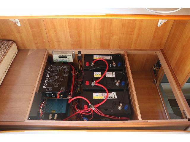 カムロード 　キャンピングカー　キャブコン　バンテック　ジル４８０スキップ　家庭用エアコン　トリプルサブバッテリー　ソーラーパネル　ＦＦヒーター　走行充電　外部充電　１５００Ｗインバーター　冷蔵庫　電子レンジ（35枚目）