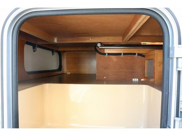 カムロード 　キャンピングカー　キャブコン　バンテック　ジル４８０スキップ　家庭用エアコン　トリプルサブバッテリー　ソーラーパネル　ＦＦヒーター　走行充電　外部充電　１５００Ｗインバーター　冷蔵庫　電子レンジ（65枚目）