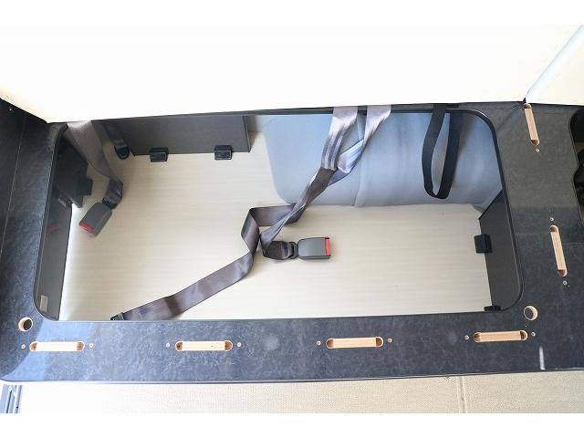 ＮＶ３５０キャラバンバン 　キャンピングカー　バンコン　ＮＶ３５０　ＦＯＣＳ　シエスタ　４ＷＤ　ＦＦヒーター　ツインサブバッテリー　走行充電　外部充電　１５００Ｗインバーター　冷蔵庫　サイドオーニング　電子レンジ（36枚目）