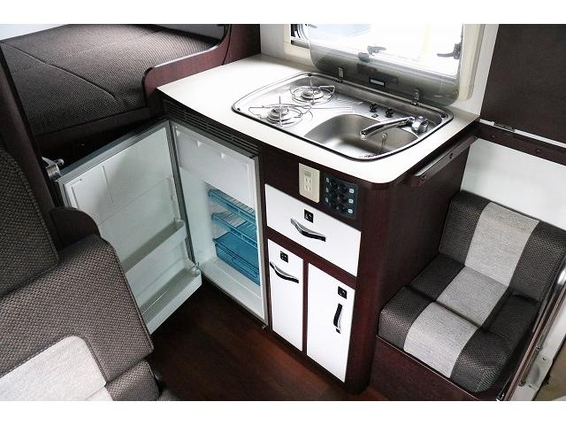 カムロード 　キャンピングカー　キャブコン　ナッツＲＶ　クレア５．３Ｘエボリューション　家庭用エアコン　ソーラーパネル　トリプルサブバッテリー　外部充電　インバーター　冷蔵庫　マックスファン　ブリッドシート（16枚目）