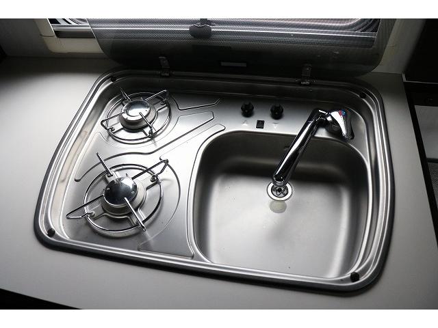 カムロード 　キャンピングカー　キャブコン　ナッツＲＶ　クレア５．３Ｘエボリューション　家庭用エアコン　ソーラーパネル　トリプルサブバッテリー　外部充電　インバーター　冷蔵庫　マックスファン　ブリッドシート（17枚目）