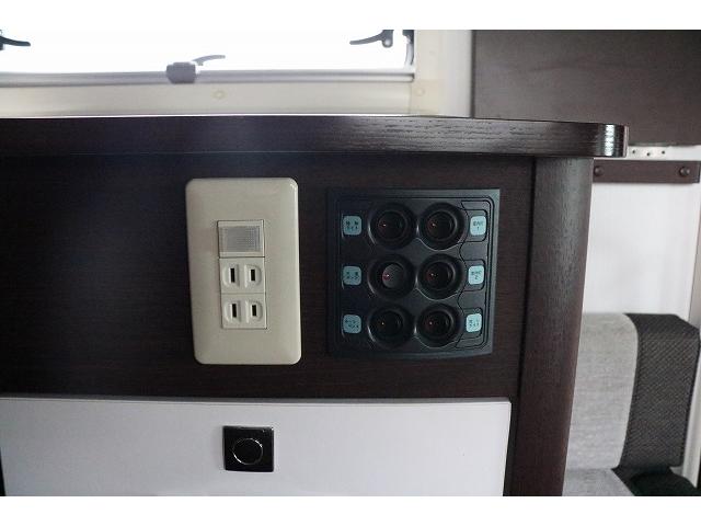 カムロード 　キャンピングカー　キャブコン　ナッツＲＶ　クレア５．３Ｘエボリューション　家庭用エアコン　ソーラーパネル　トリプルサブバッテリー　外部充電　インバーター　冷蔵庫　マックスファン　ブリッドシート（19枚目）
