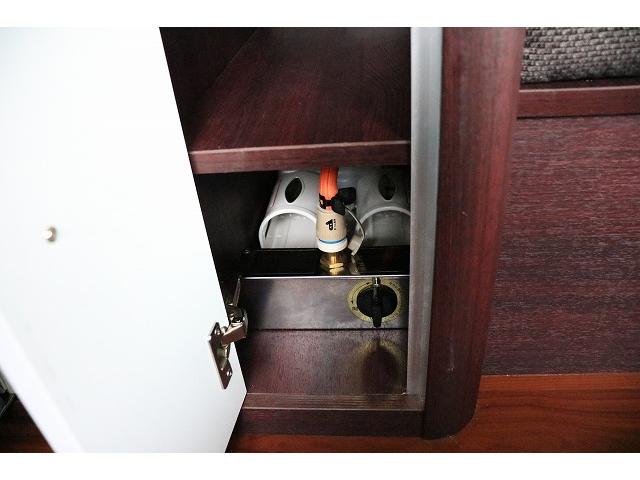 カムロード 　キャンピングカー　キャブコン　ナッツＲＶ　クレア５．３Ｘエボリューション　家庭用エアコン　ソーラーパネル　トリプルサブバッテリー　外部充電　インバーター　冷蔵庫　マックスファン　ブリッドシート（21枚目）