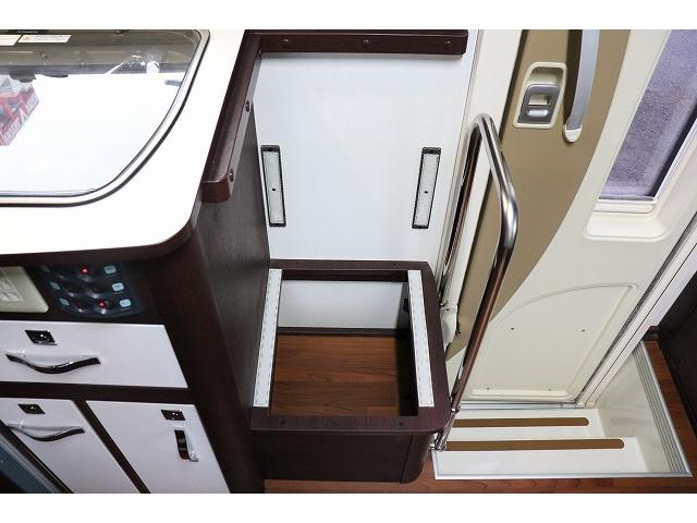 カムロード 　キャンピングカー　キャブコン　ナッツＲＶ　クレア５．３Ｘエボリューション　家庭用エアコン　ソーラーパネル　トリプルサブバッテリー　外部充電　インバーター　冷蔵庫　マックスファン　ブリッドシート（27枚目）