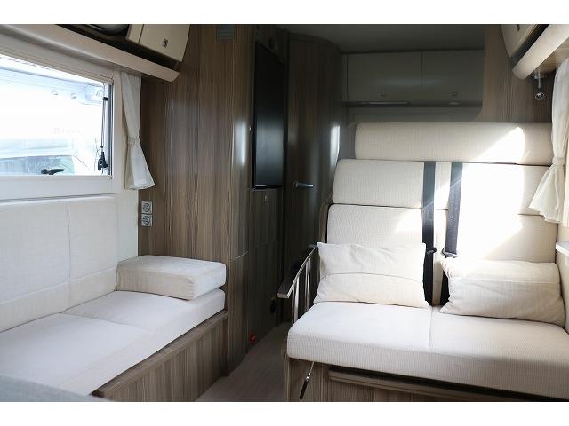 カムロード 　キャンピングカー　キャブコン　バンテック　ジル　４ＷＤ　家庭用エアコン　トリプルサブバッテリー　走行充電　外部充電　インバーター　冷蔵庫　電気式温水ボイラー　ソーラーパネル　ＦＦヒーター　電子レンジ（3枚目）