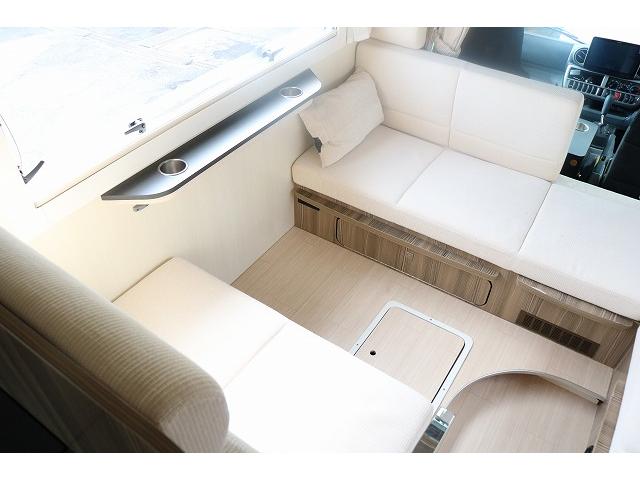 カムロード 　キャンピングカー　キャブコン　バンテック　ジル　４ＷＤ　家庭用エアコン　トリプルサブバッテリー　走行充電　外部充電　インバーター　冷蔵庫　電気式温水ボイラー　ソーラーパネル　ＦＦヒーター　電子レンジ（9枚目）