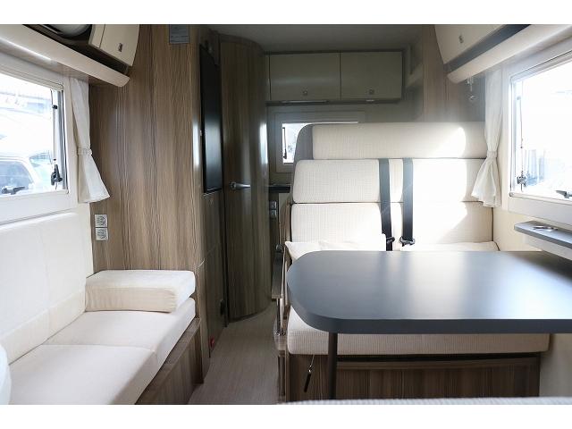 カムロード 　キャンピングカー　キャブコン　バンテック　ジル　４ＷＤ　家庭用エアコン　トリプルサブバッテリー　走行充電　外部充電　インバーター　冷蔵庫　電気式温水ボイラー　ソーラーパネル　ＦＦヒーター　電子レンジ（11枚目）