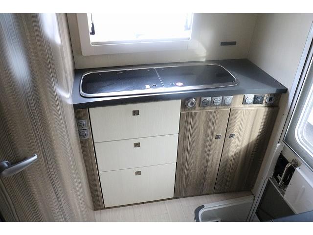 カムロード 　キャンピングカー　キャブコン　バンテック　ジル　４ＷＤ　家庭用エアコン　トリプルサブバッテリー　走行充電　外部充電　インバーター　冷蔵庫　電気式温水ボイラー　ソーラーパネル　ＦＦヒーター　電子レンジ（18枚目）