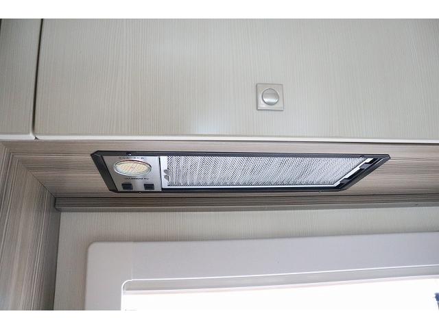 カムロード 　キャンピングカー　キャブコン　バンテック　ジル　４ＷＤ　家庭用エアコン　トリプルサブバッテリー　走行充電　外部充電　インバーター　冷蔵庫　電気式温水ボイラー　ソーラーパネル　ＦＦヒーター　電子レンジ（25枚目）