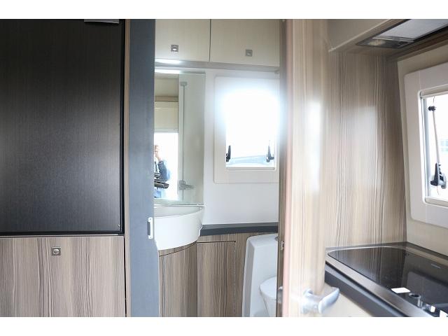 カムロード 　キャンピングカー　キャブコン　バンテック　ジル　４ＷＤ　家庭用エアコン　トリプルサブバッテリー　走行充電　外部充電　インバーター　冷蔵庫　電気式温水ボイラー　ソーラーパネル　ＦＦヒーター　電子レンジ（27枚目）