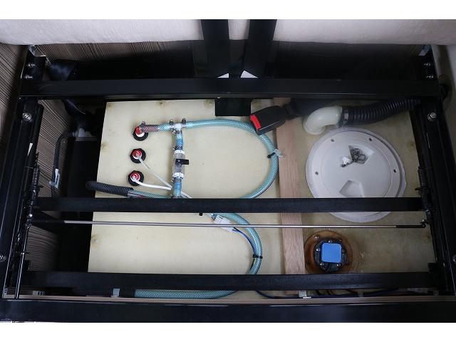 カムロード 　キャンピングカー　キャブコン　バンテック　ジル　４ＷＤ　家庭用エアコン　トリプルサブバッテリー　走行充電　外部充電　インバーター　冷蔵庫　電気式温水ボイラー　ソーラーパネル　ＦＦヒーター　電子レンジ（40枚目）