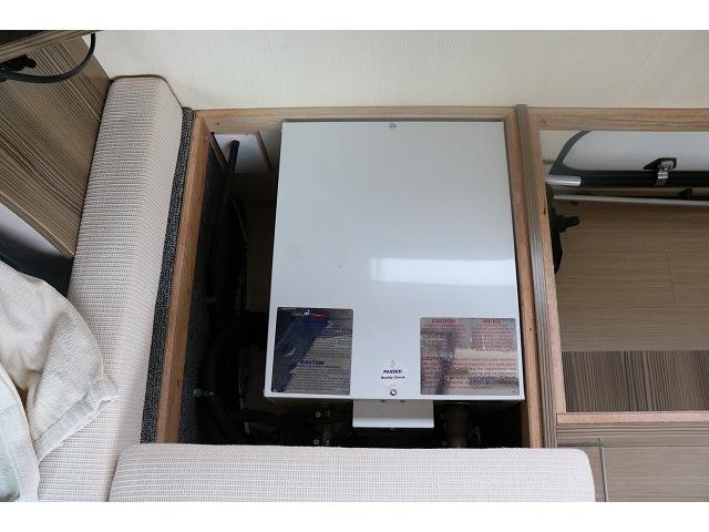 カムロード 　キャンピングカー　キャブコン　バンテック　ジル　４ＷＤ　家庭用エアコン　トリプルサブバッテリー　走行充電　外部充電　インバーター　冷蔵庫　電気式温水ボイラー　ソーラーパネル　ＦＦヒーター　電子レンジ（50枚目）