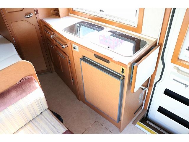 ハイエースワゴン 　キャンピングカー　キャブコン　ファーストカスタム　ＣＧ５５０ボレロＶ　シングルサブバッテリー　走行充電　外部充電　インバーター　冷蔵庫　シンク　ガス式温水ボイラー　電子レンジ　カセットトイレ（12枚目）