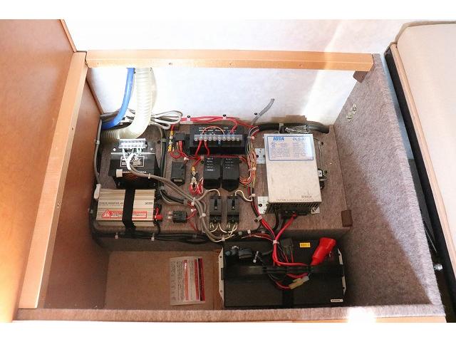 ハイエースワゴン 　キャンピングカー　キャブコン　ファーストカスタム　ＣＧ５５０ボレロＶ　シングルサブバッテリー　走行充電　外部充電　インバーター　冷蔵庫　シンク　ガス式温水ボイラー　電子レンジ　カセットトイレ（33枚目）