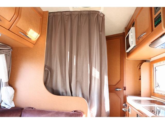 ハイエースワゴン 　キャンピングカー　キャブコン　ファーストカスタム　ＣＧ５５０ボレロＶ　シングルサブバッテリー　走行充電　外部充電　インバーター　冷蔵庫　シンク　ガス式温水ボイラー　電子レンジ　カセットトイレ（39枚目）