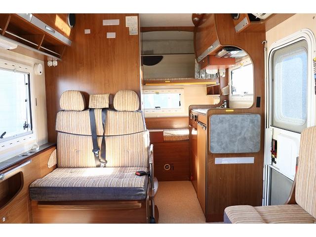カムロード 　キャンピングカー　キャブコン　バンテック　ジル５２０　家庭用エアコン　トリプルサブバッテリー　走行充電　外部充電　インバーター　温水ボイラー　ＦＦヒーター　冷蔵庫　シンク（2枚目）