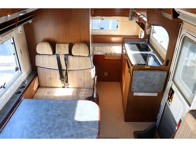 カムロード 　キャンピングカー　キャブコン　バンテック　ジル５２０　家庭用エアコン　トリプルサブバッテリー　走行充電　外部充電　インバーター　温水ボイラー　ＦＦヒーター　冷蔵庫　シンク（15枚目）