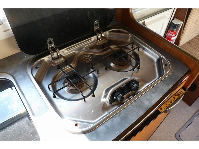 カムロード 　キャンピングカー　キャブコン　バンテック　ジル５２０　家庭用エアコン　トリプルサブバッテリー　走行充電　外部充電　インバーター　温水ボイラー　ＦＦヒーター　冷蔵庫　シンク（21枚目）