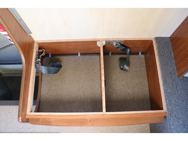 カムロード 　キャンピングカー　キャブコン　バンテック　ジル５２０　家庭用エアコン　トリプルサブバッテリー　走行充電　外部充電　インバーター　温水ボイラー　ＦＦヒーター　冷蔵庫　シンク（31枚目）