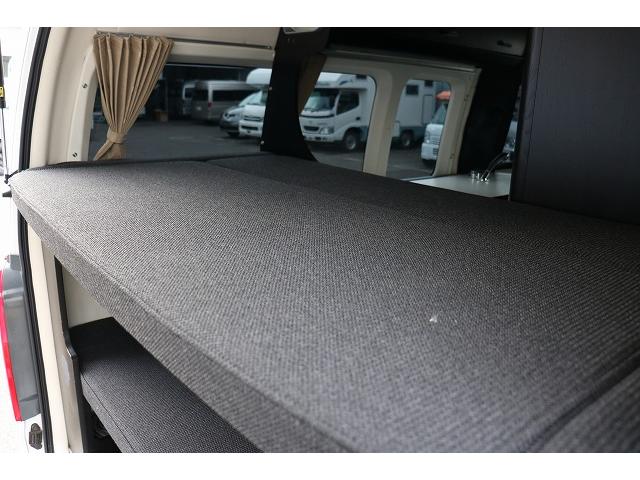 ハイエースバン キャンピングカー バンコン トイファクトリー GT ツインサブバッテリー 走行充電 外部充電 冷蔵庫 シンク 給排水ポリタンク FFヒーター 走行用リアクーラー・ヒーター バックカメラ(6枚目)