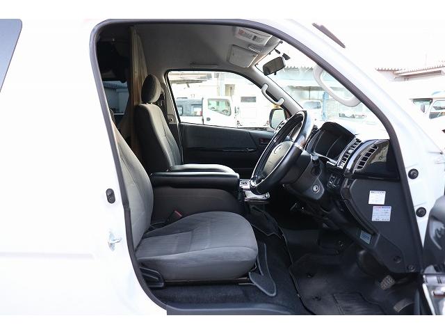 ハイエースバン キャンピングカー バンコン トイファクトリー GT ツインサブバッテリー 走行充電 外部充電 冷蔵庫 シンク 給排水ポリタンク FFヒーター 走行用リアクーラー・ヒーター バックカメラ(65枚目)