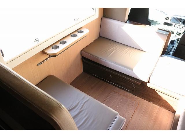 カムロード キャンピングカー キャブコン バンテック コルドリーブス 家庭用エアコン ポータブルバッテリー トリプルサブバッテリー FFヒーター 電子レンジ 冷蔵庫 マックスファン 温水ボイラー(8枚目)