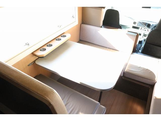 カムロード キャンピングカー キャブコン バンテック コルドリーブス 家庭用エアコン ポータブルバッテリー トリプルサブバッテリー FFヒーター 電子レンジ 冷蔵庫 マックスファン 温水ボイラー(9枚目)