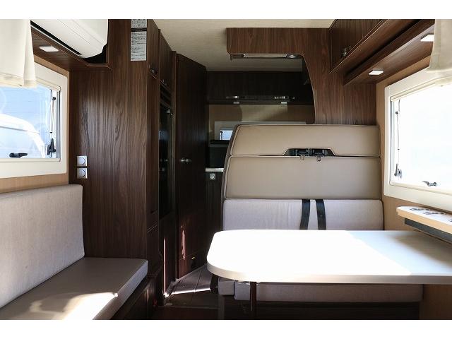 カムロード キャンピングカー キャブコン バンテック コルドリーブス 家庭用エアコン ポータブルバッテリー トリプルサブバッテリー FFヒーター 電子レンジ 冷蔵庫 マックスファン 温水ボイラー(13枚目)