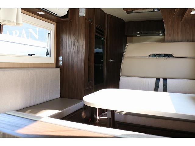 カムロード キャンピングカー キャブコン バンテック コルドリーブス 家庭用エアコン ポータブルバッテリー トリプルサブバッテリー FFヒーター 電子レンジ 冷蔵庫 マックスファン 温水ボイラー(14枚目)