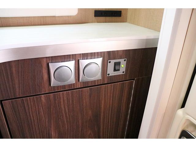 カムロード キャンピングカー キャブコン バンテック コルドリーブス 家庭用エアコン ポータブルバッテリー トリプルサブバッテリー FFヒーター 電子レンジ 冷蔵庫 マックスファン 温水ボイラー(19枚目)