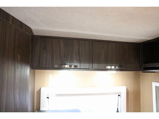 カムロード キャンピングカー キャブコン バンテック コルドリーブス 家庭用エアコン ポータブルバッテリー トリプルサブバッテリー FFヒーター 電子レンジ 冷蔵庫 マックスファン 温水ボイラー(21枚目)