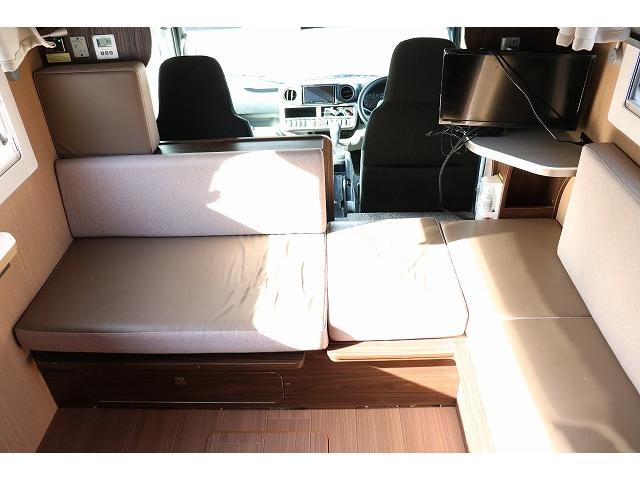 カムロード キャンピングカー キャブコン バンテック コルドリーブス 家庭用エアコン ポータブルバッテリー トリプルサブバッテリー FFヒーター 電子レンジ 冷蔵庫 マックスファン 温水ボイラー(38枚目)