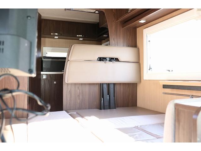 カムロード キャンピングカー キャブコン バンテック コルドリーブス 家庭用エアコン ポータブルバッテリー トリプルサブバッテリー FFヒーター 電子レンジ 冷蔵庫 マックスファン 温水ボイラー(45枚目)