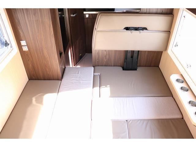 カムロード キャンピングカー キャブコン バンテック コルドリーブス 家庭用エアコン ポータブルバッテリー トリプルサブバッテリー FFヒーター 電子レンジ 冷蔵庫 マックスファン 温水ボイラー(46枚目)