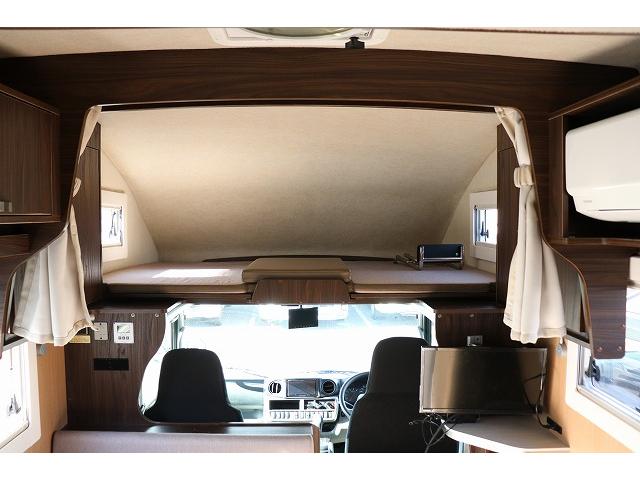 カムロード キャンピングカー キャブコン バンテック コルドリーブス 家庭用エアコン ポータブルバッテリー トリプルサブバッテリー FFヒーター 電子レンジ 冷蔵庫 マックスファン 温水ボイラー(49枚目)