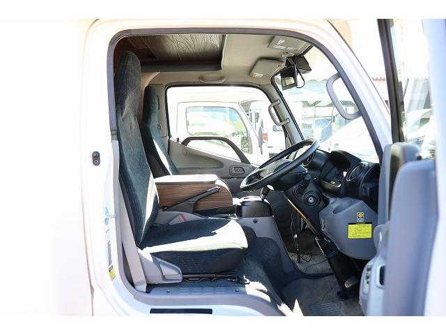 カムロード キャンピングカー キャブコン バンテック コルドリーブス 家庭用エアコン ポータブルバッテリー トリプルサブバッテリー FFヒーター 電子レンジ 冷蔵庫 マックスファン 温水ボイラー(55枚目)