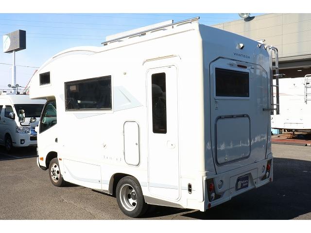 カムロード キャンピングカー キャブコン バンテック コルドリーブス 家庭用エアコン ポータブルバッテリー トリプルサブバッテリー FFヒーター 電子レンジ 冷蔵庫 マックスファン 温水ボイラー(77枚目)