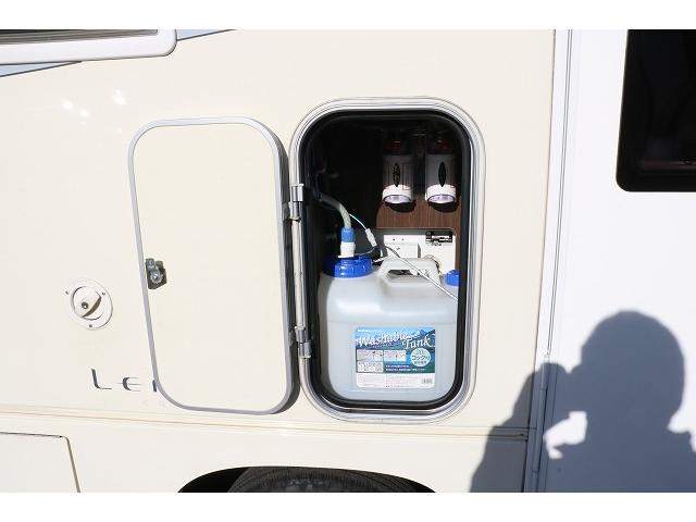 カムロード キャンピングカー キャブコン バンテック コルドリーブス 家庭用エアコン ポータブルバッテリー トリプルサブバッテリー FFヒーター 電子レンジ 冷蔵庫 マックスファン 温水ボイラー(79枚目)