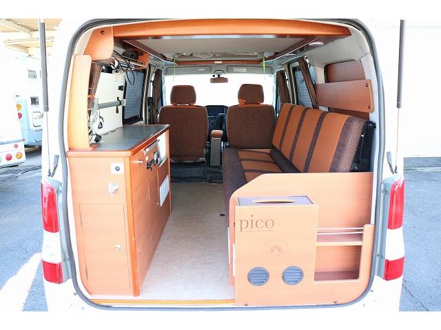 タウンエースバン 　キャンピングカー　バンコン　キャンピングカー広島　ピコ　４ＷＤ　ポップアップルーフ　シングルサブバッテリー　走行充電　外部充電　インバーター　ポータブル冷蔵庫　走行用リアヒーター（6枚目）