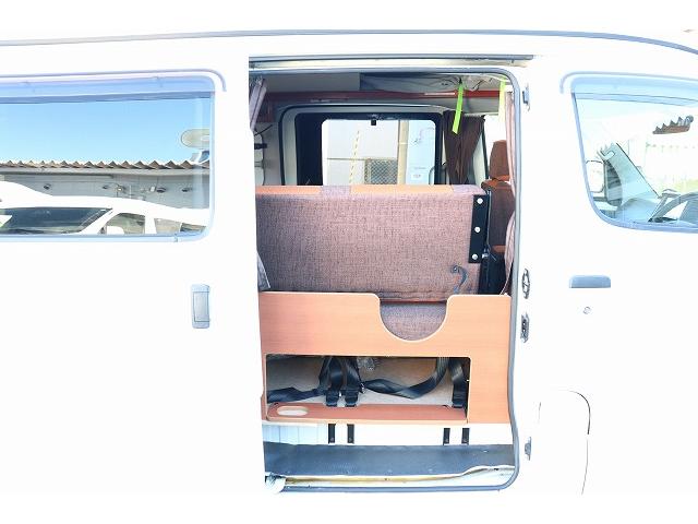 タウンエースバン 　キャンピングカー　バンコン　キャンピングカー広島　ピコ　４ＷＤ　ポップアップルーフ　シングルサブバッテリー　走行充電　外部充電　インバーター　ポータブル冷蔵庫　走行用リアヒーター（10枚目）