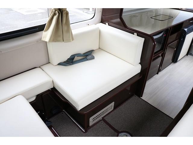 �t�W�J�[�Y�W���p���͊C�O�x�X�A�������Y�H����܂ޑS���W�J���鑍���J�[�f�B�[���[�ł��B