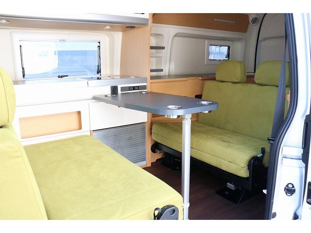 ハイエースバン 　キャンピングカー　バンコン　トイファクトリー　バレイアグランデ　家庭用エアコン　リチウムイオンバッテリー　マックスファン　ソーラーパネル　インバーター　冷蔵庫　ＦＦヒーター　電子レンジ　１９インチＴＶ（18枚目）