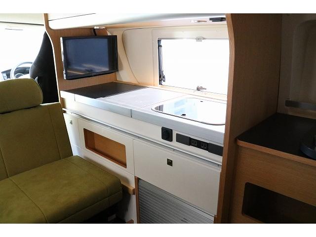 ハイエースバン 　キャンピングカー　バンコン　トイファクトリー　バレイアグランデ　家庭用エアコン　リチウムイオンバッテリー　マックスファン　ソーラーパネル　インバーター　冷蔵庫　ＦＦヒーター　電子レンジ　１９インチＴＶ（23枚目）