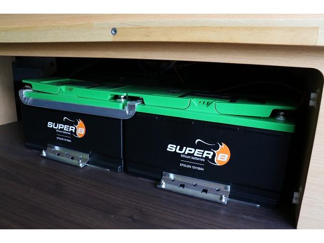 ハイエースバン 　キャンピングカー　バンコン　トイファクトリー　バレイアグランデ　家庭用エアコン　リチウムイオンバッテリー　マックスファン　ソーラーパネル　インバーター　冷蔵庫　ＦＦヒーター　電子レンジ　１９インチＴＶ（34枚目）