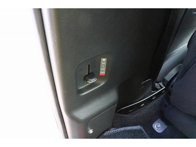 ハイエースバン 　キャンピングカー　バンコン　トイファクトリー　バレイアグランデ　家庭用エアコン　リチウムイオンバッテリー　マックスファン　ソーラーパネル　インバーター　冷蔵庫　ＦＦヒーター　電子レンジ　１９インチＴＶ（39枚目）