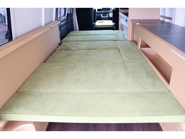 ハイエースバン 　キャンピングカー　バンコン　トイファクトリー　バレイアグランデ　家庭用エアコン　リチウムイオンバッテリー　マックスファン　ソーラーパネル　インバーター　冷蔵庫　ＦＦヒーター　電子レンジ　１９インチＴＶ（46枚目）