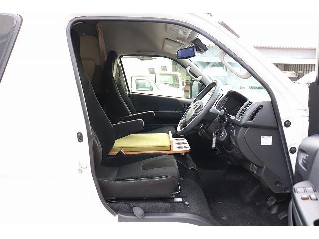 ハイエースバン 　キャンピングカー　バンコン　トイファクトリー　バレイアグランデ　家庭用エアコン　リチウムイオンバッテリー　マックスファン　ソーラーパネル　インバーター　冷蔵庫　ＦＦヒーター　電子レンジ　１９インチＴＶ（53枚目）