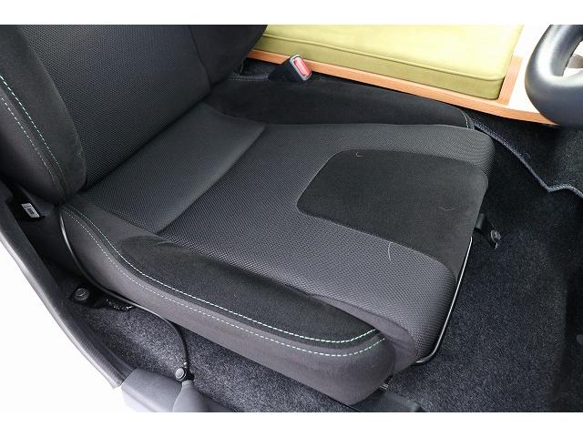 ハイエースバン 　キャンピングカー　バンコン　トイファクトリー　バレイアグランデ　家庭用エアコン　リチウムイオンバッテリー　マックスファン　ソーラーパネル　インバーター　冷蔵庫　ＦＦヒーター　電子レンジ　１９インチＴＶ（55枚目）